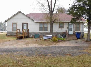 420 N McPherson Ave, Burrton, KS 67020