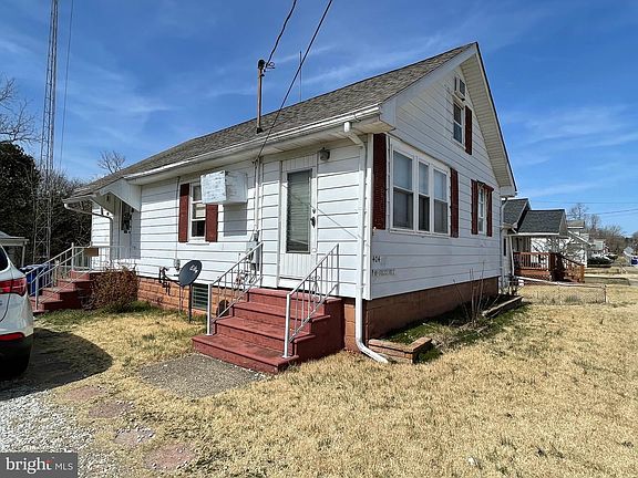 2nd image of 404 Manor Ave