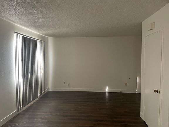 3rd image of 4747 Utah St