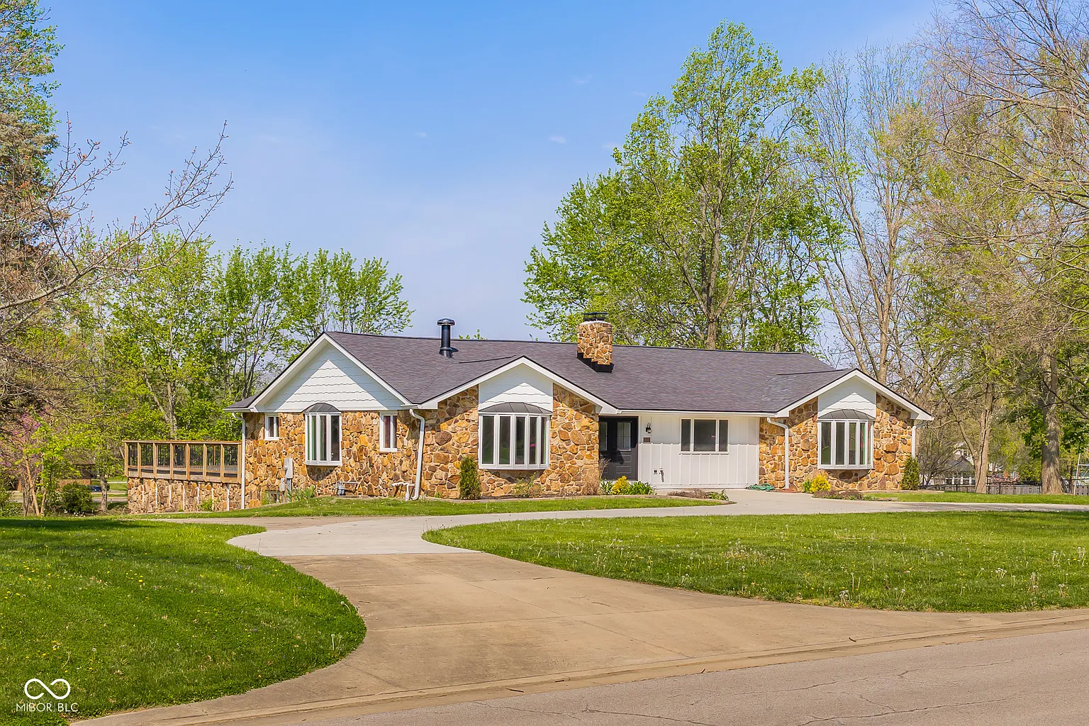 3532 Shoshonee Dr photo 1