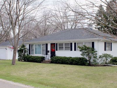300 Meadow Ln, Lake Zurich, IL, 60047