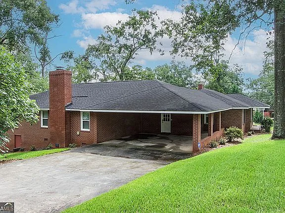 2415 Apricot Ln — Photo 2
