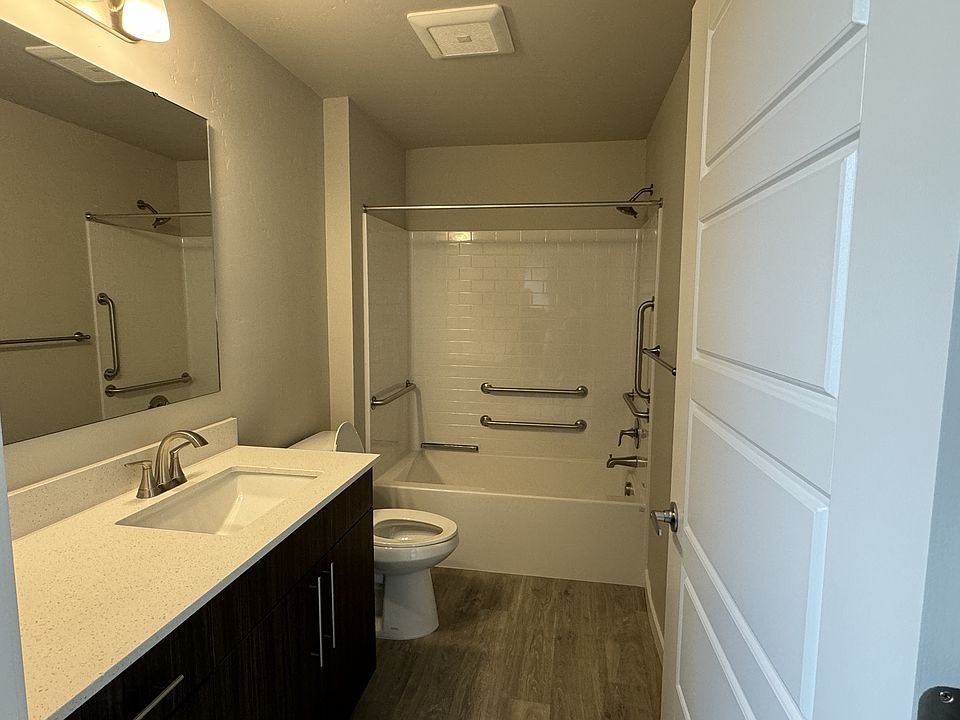 1st image of 528 N 44th St #301