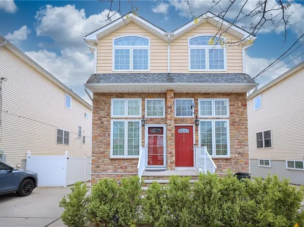 666 Seaview Ave, Staten Island, NY 10305
