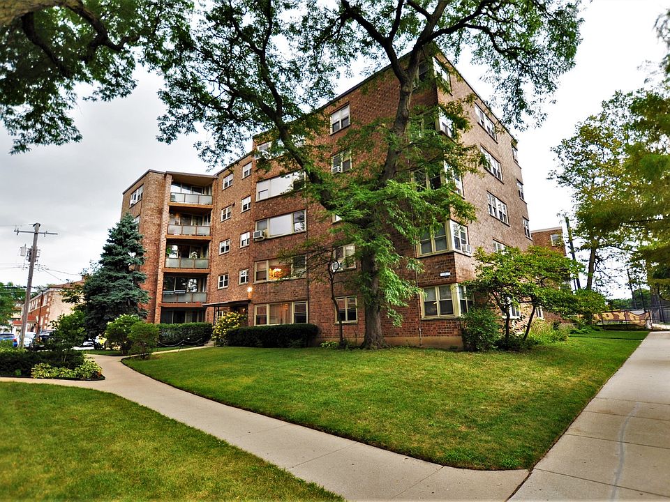 1st image of 2142 W Rosemont Ave APT 3B