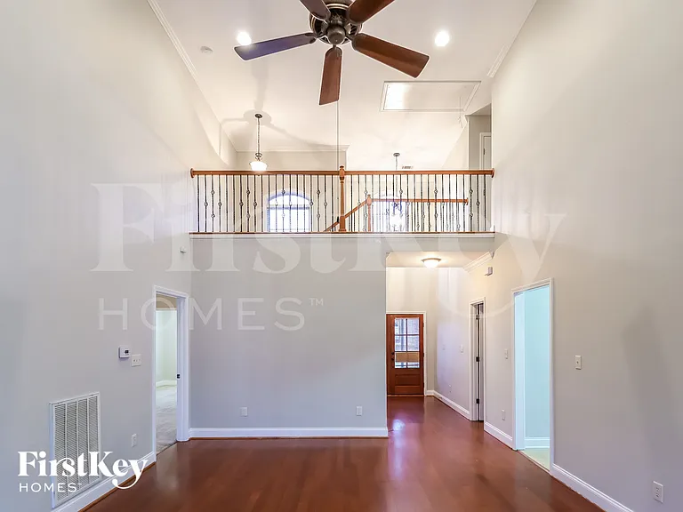5830 Heritage Park Dr — Photo 4