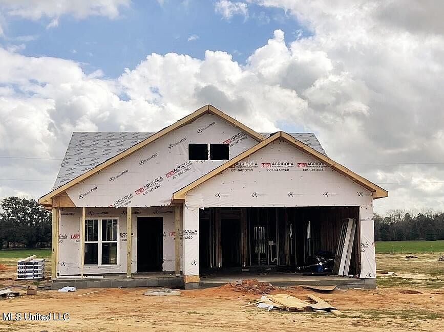 1st image of 117 Magnolia Farms Dr