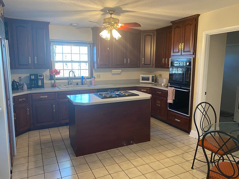 2nd image of 24 Ridge Crest Dr