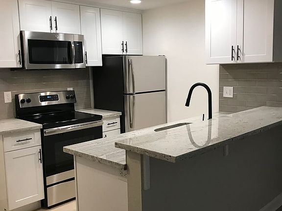 2nd image of 2716 F St APT 03