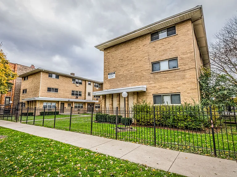 8100 S Drexel Ave — Photo 17