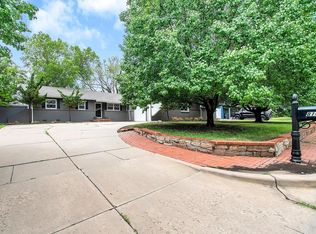 8107 E Peach Tree Ln, Wichita, KS 67207