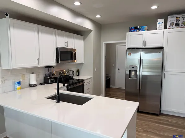 5061 W Amarillo Dr, Lincoln, NE 68528