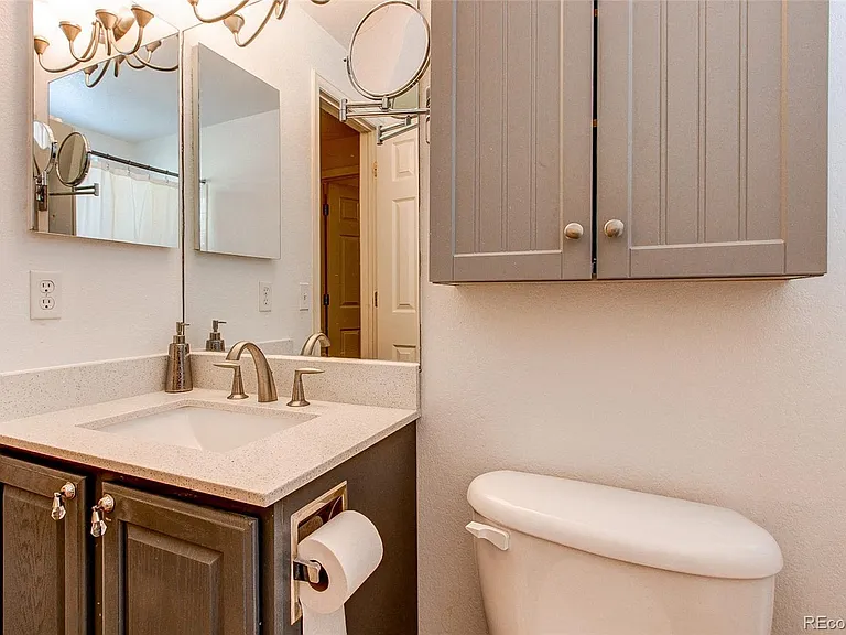 23527 Broadmoor Dr — Photo 24