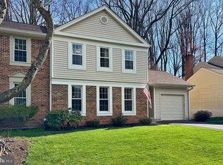 10008 Downeys Wood Ct, Burke, VA 22015