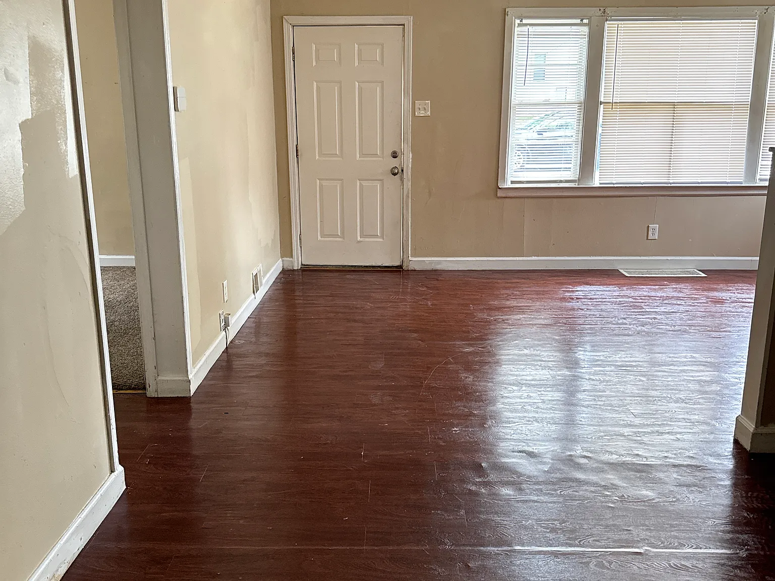 Spacious 3 Bedroom — Photo 3