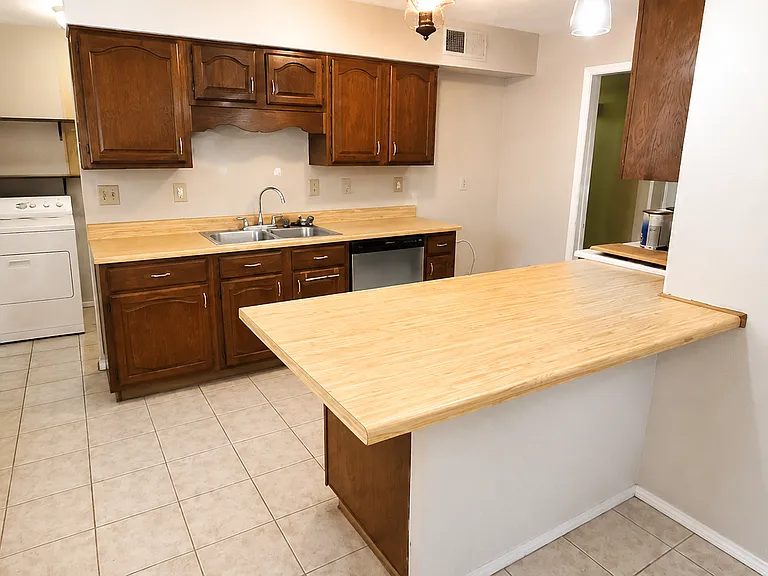 1508 Finley Dr — Photo 4