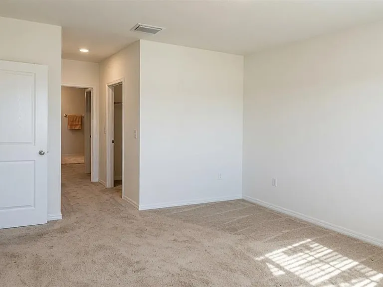 3499 N Vonnegut Point — Photo 10