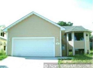 960 Pacific St, Saint Paul, MN 55106