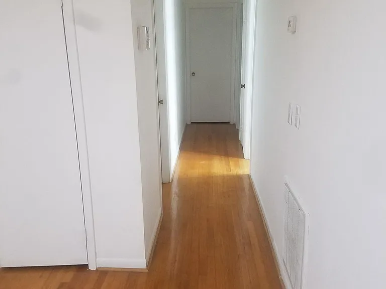 1207 Lakeview Dr — Photo 11