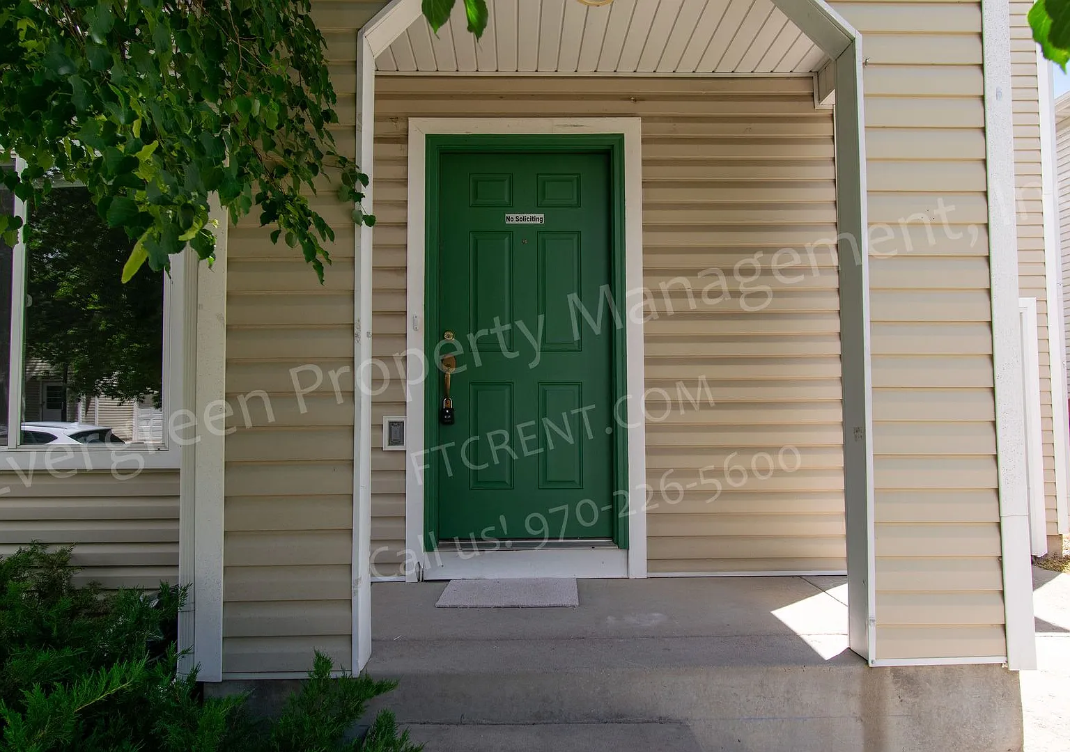 Fantastic 4 bedroom, 2 bathroom home in great location! — Photo 3