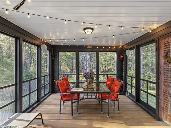 2 Wildwood Dr, Brookline, NH 03033