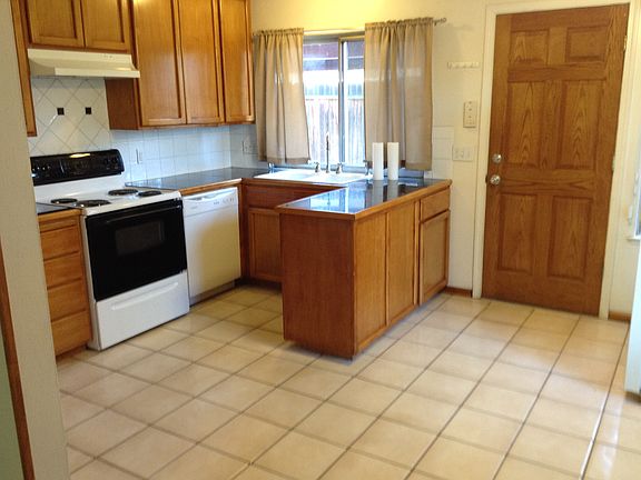 3rd image of 2929 Prentiss Ct
