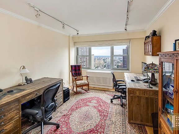 5th image of 250 E 87th St APT 30G