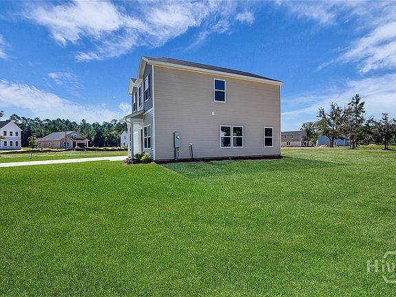 3rd image of 302 Palmetto Way NE