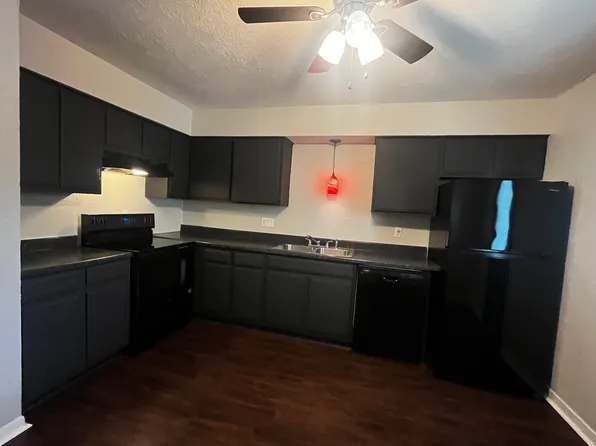 1000 Benedict St APT D, Caldwell, TX 77836