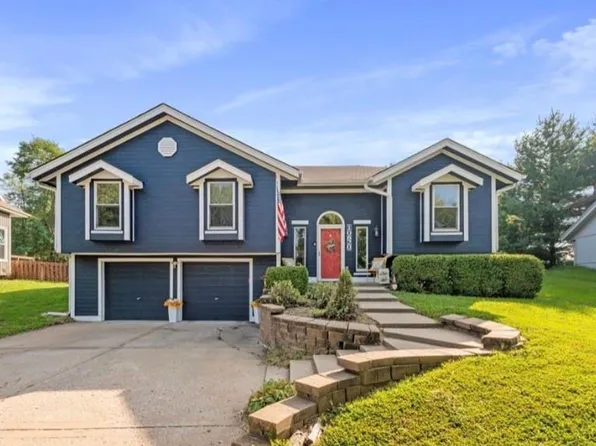 10820 N Kentucky Ct, Kansas City, MO 64157