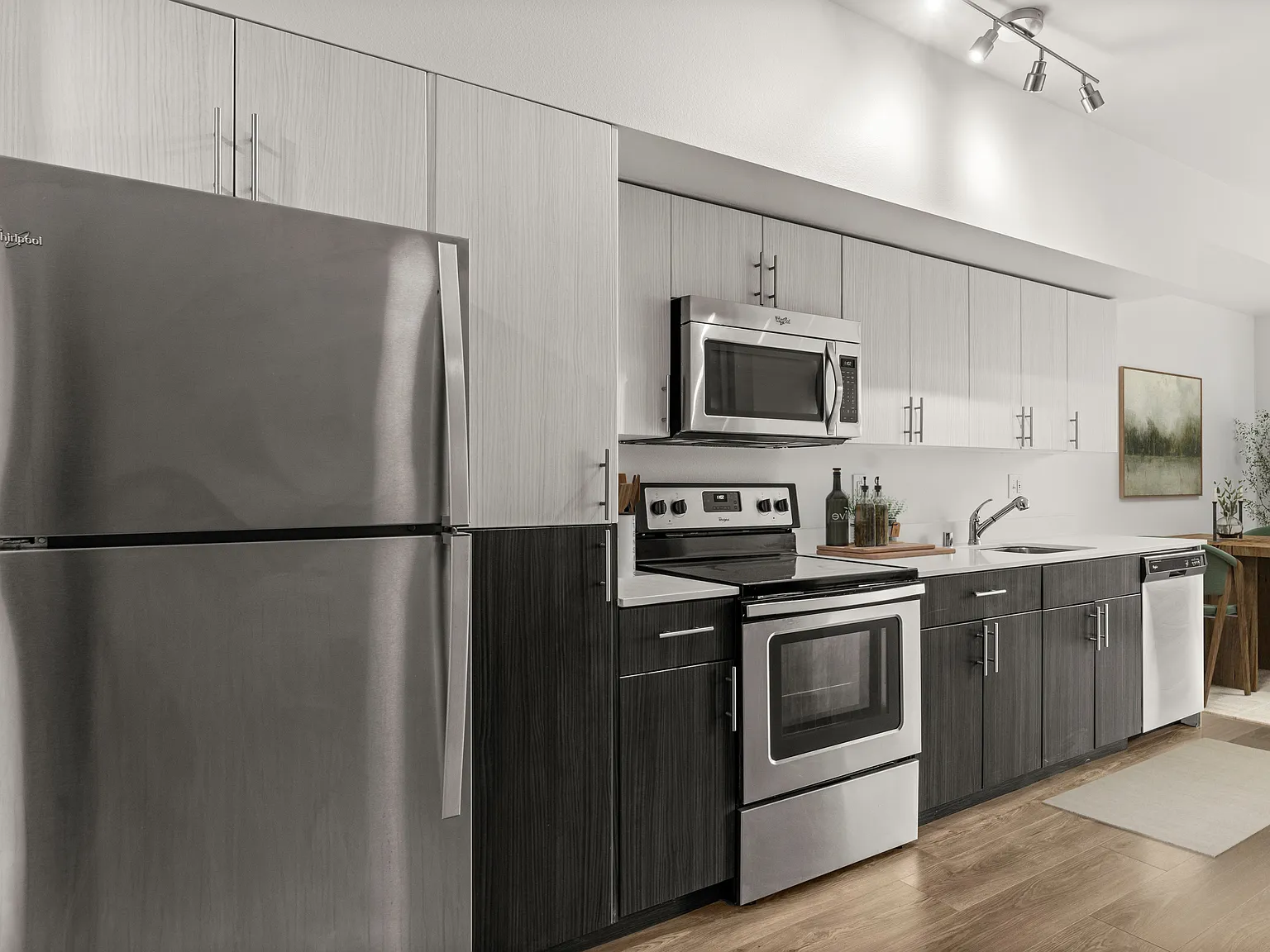 Icon Apartments — Photo 2