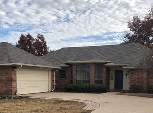 8824 Ashcraft Dr, North Richland Hills, TX 76182