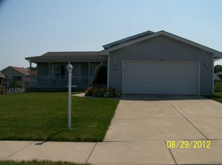 201 W 127th Pl, Crown Point, IN 46307