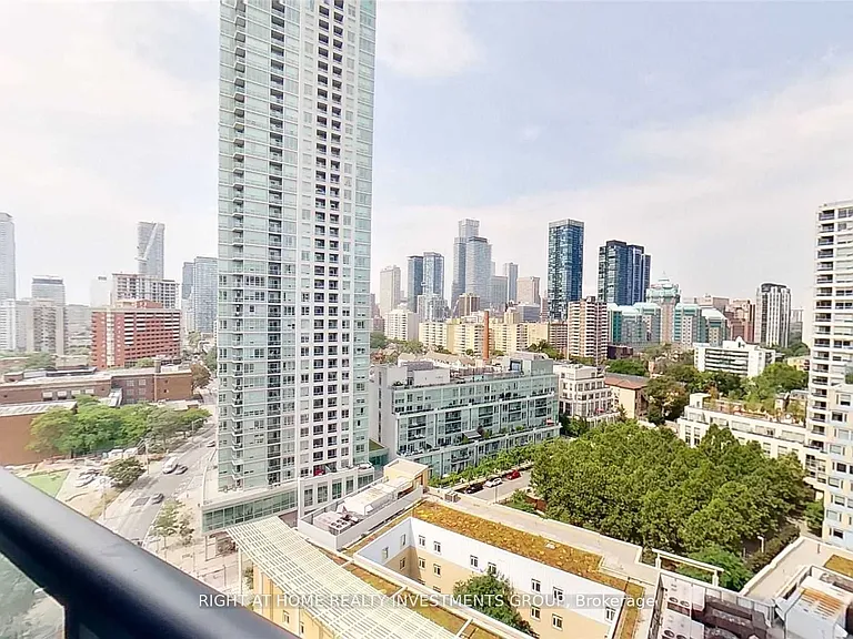 159 Wellesley St E #1401 — Photo 20