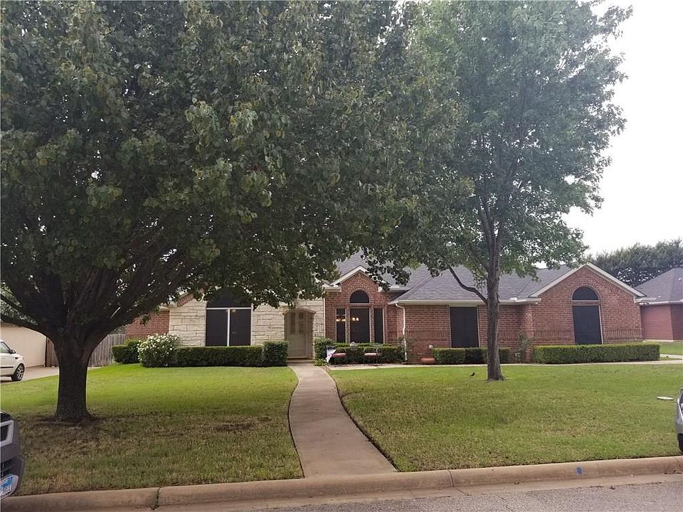 1st image of 114 Jaron Dr