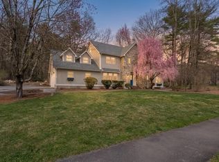 8 Windsor Dr, Foxboro, MA 02035
