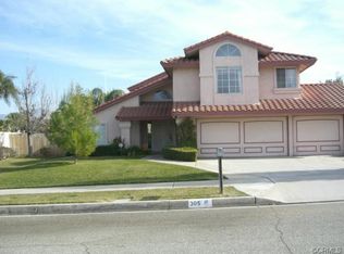 305 Silvertree Ln, Redlands, CA 92374