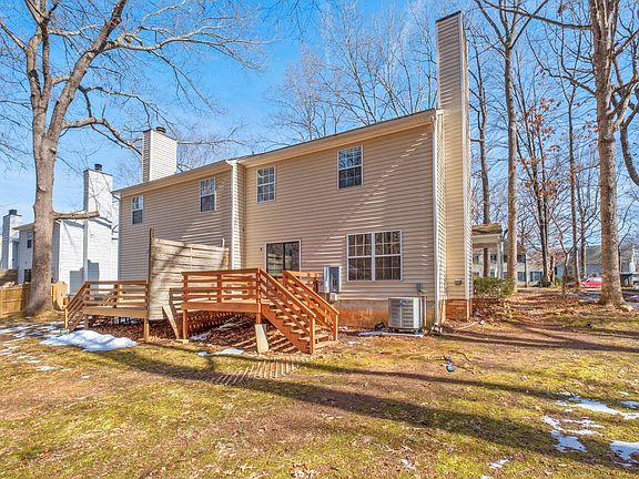 3rd image of 320 Westfield Rd