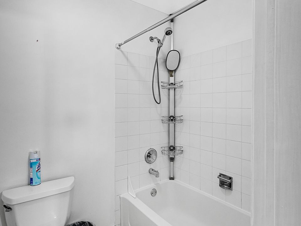 Master Bedroom- Full Bathroom