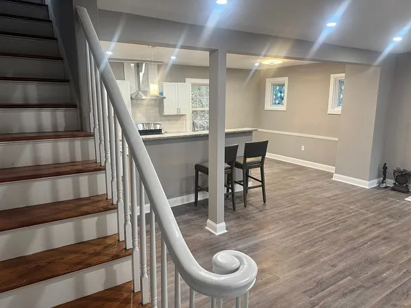 1660 McFarland Rd, Pittsburgh, PA 15216