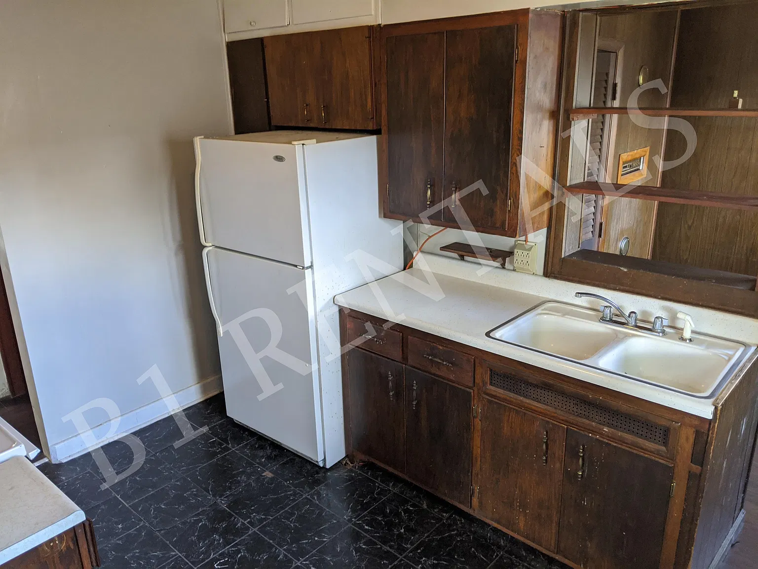 724 N Elm St - 1 — Photo 4