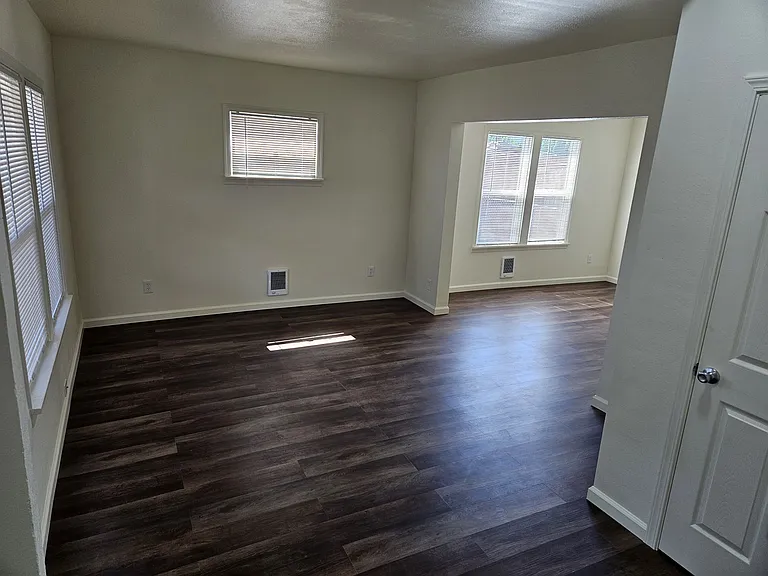 6426 S Puget Sound Ave — Photo 7