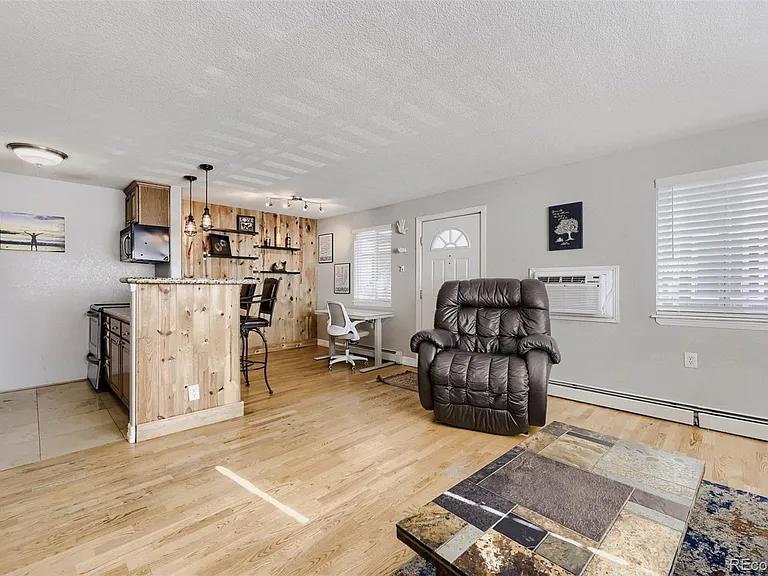 2345 N Clay St #102 — Photo 11