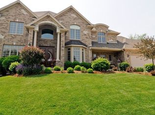 725 John Ct, Lake Zurich, IL 60047