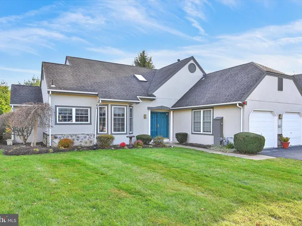 153 Hawthorne Ct, Reading, PA 19610