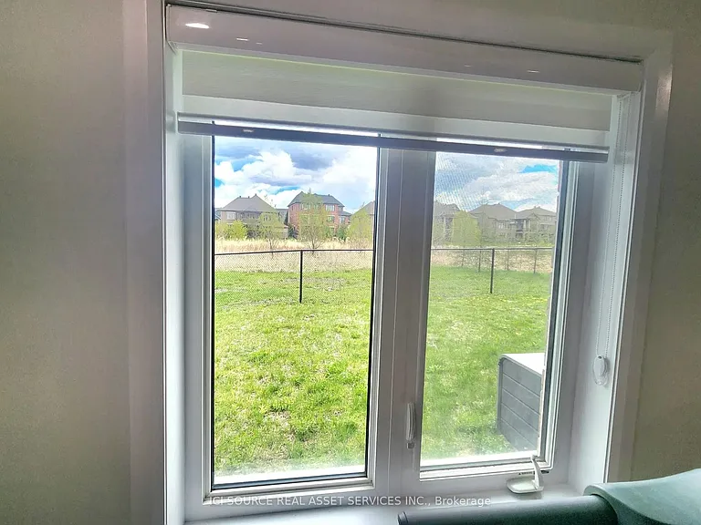 733 Coast Cir — Photo 35