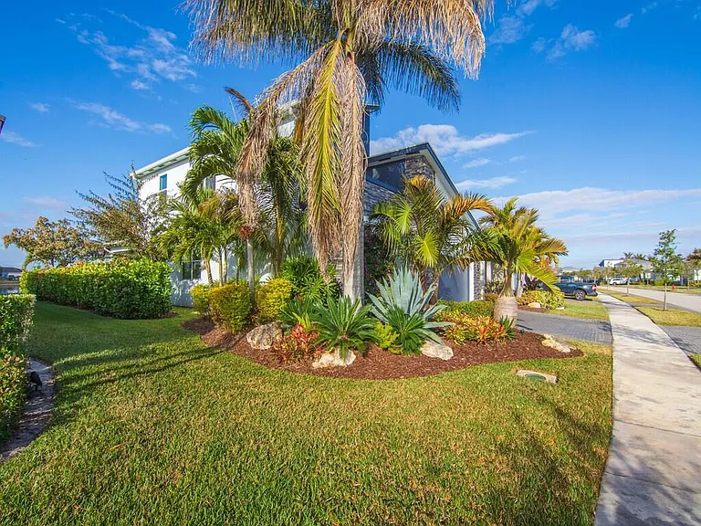 11828 SW Lyra Dr — Photo 38