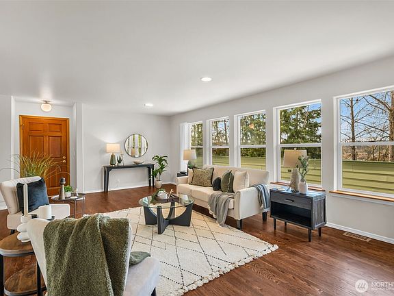 5th image of 10518 157th Avenue NE