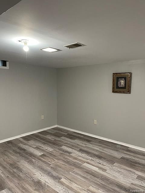 2nd image of 29301 Rockcastle St