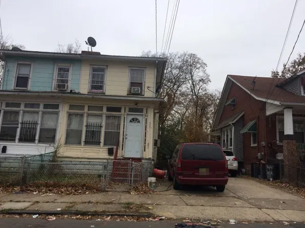 251 S 33rd St, Camden, NJ 08105